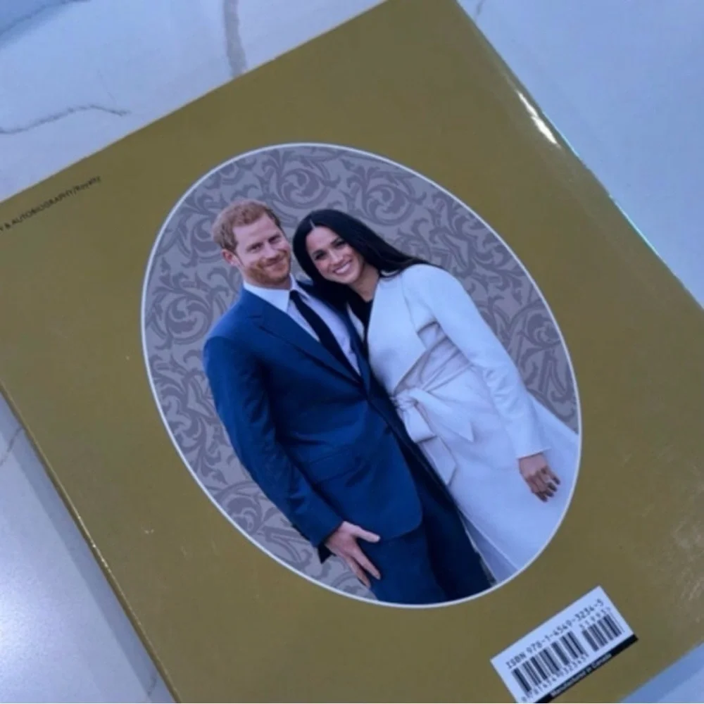 ⚫️⚫️ 2 Books: Harry & Meghan, Matthew Perry